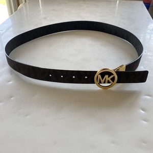 NWOT Michael Kors 42 1/2” reversible belt. Black/Brown